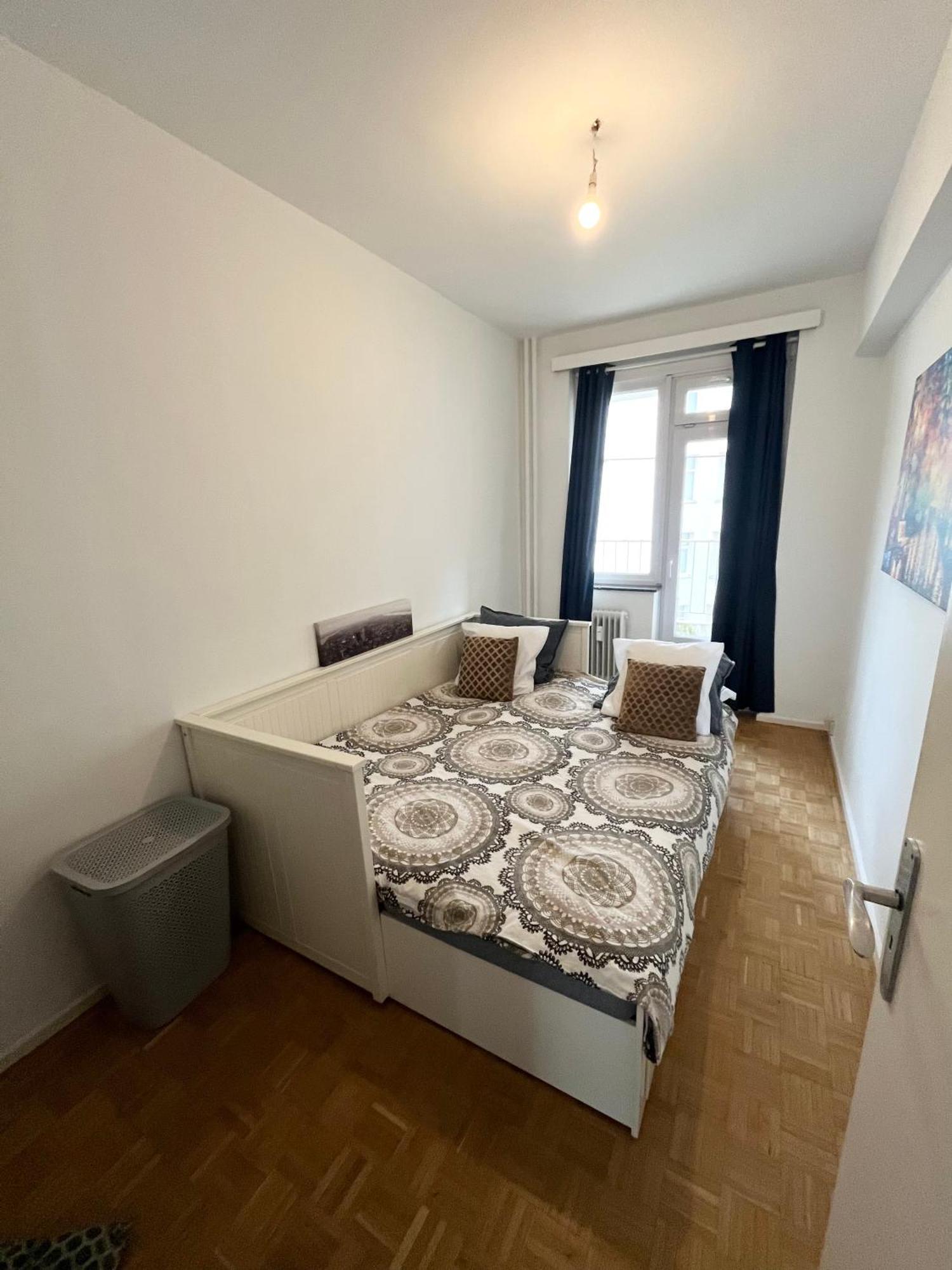 Cosy Two Bedroom Apartment In Brussels Bruxelas Exterior foto